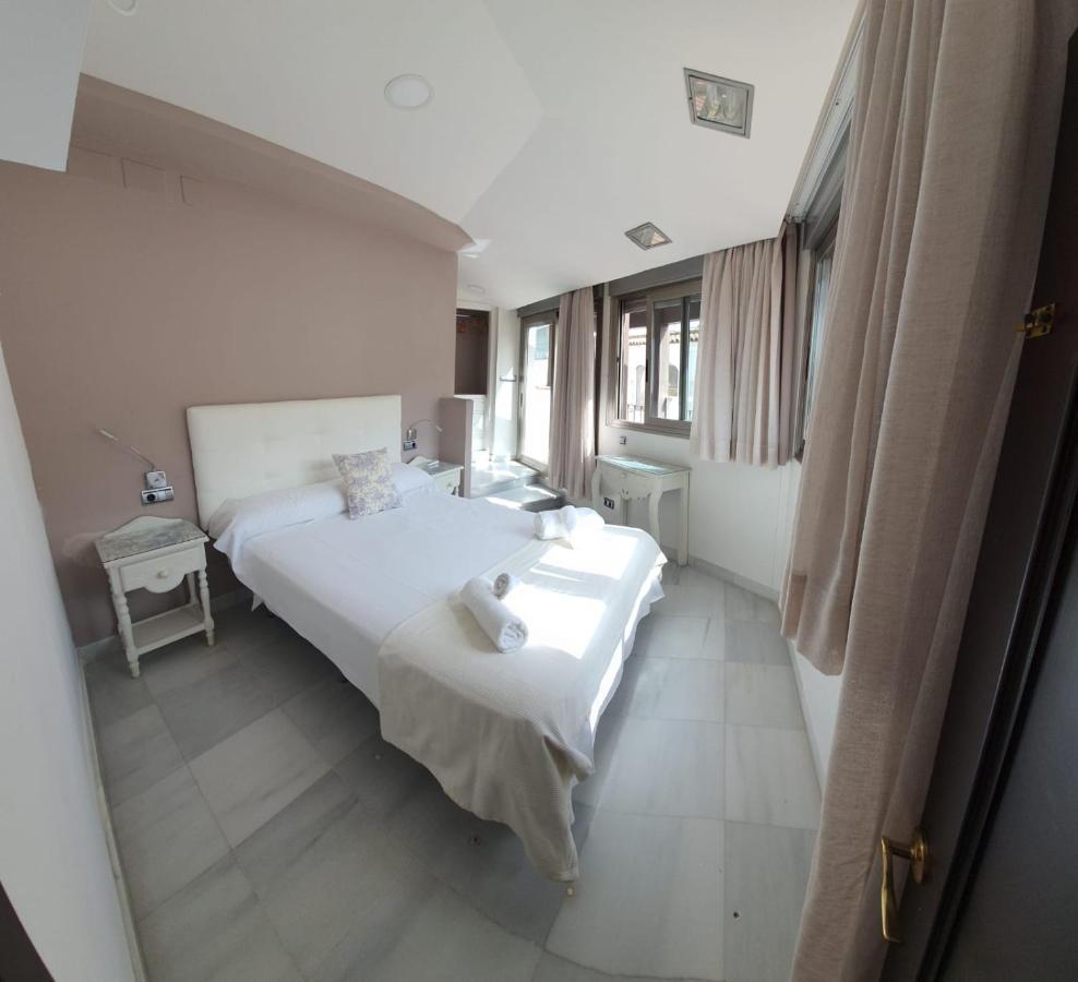 קורדובה Apartamentos Torre De La Mezquita מראה חיצוני תמונה